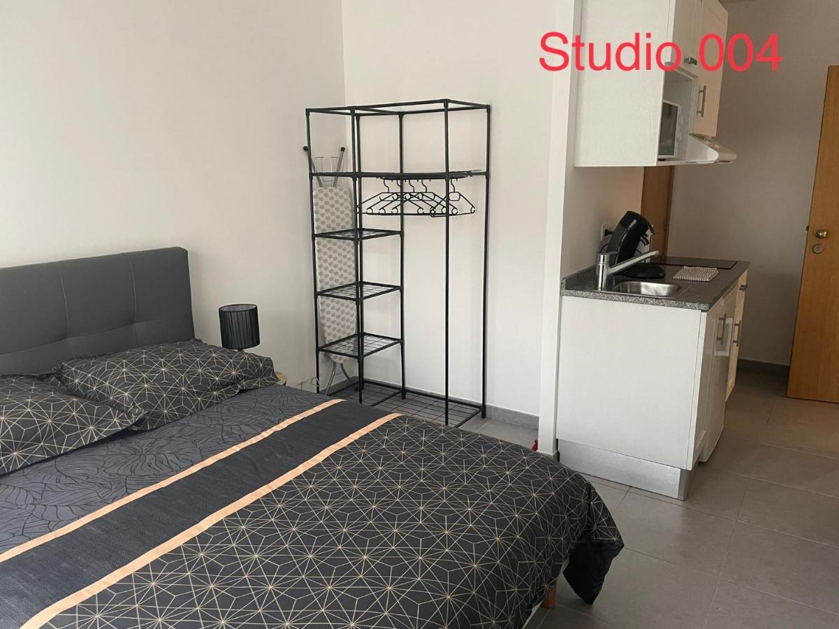 Studio A 300 M De La Gare De 芒特拉若利 外观 照片