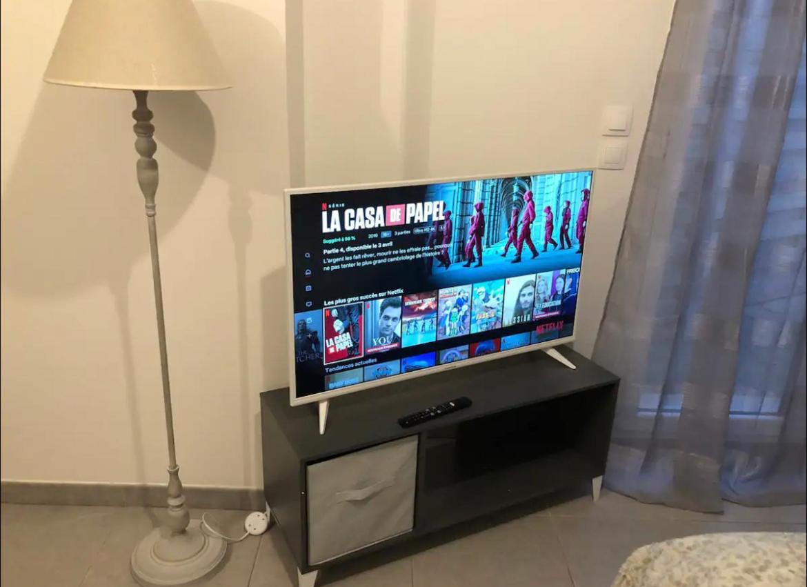 Studio A 300 M De La Gare De 芒特拉若利 外观 照片